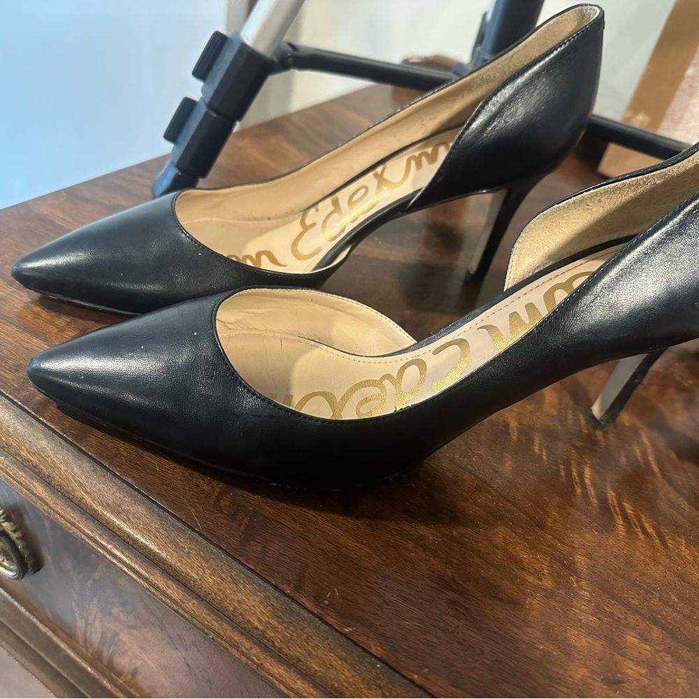 Elegant Black Leather Pumps